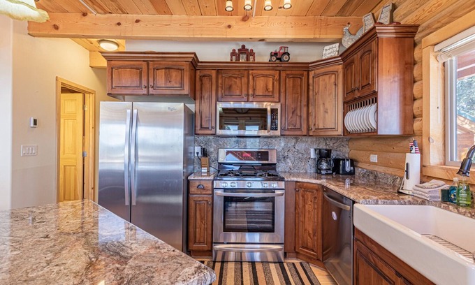 Meadow View Heights Cabin | Forest View Retreat 4 BDRM 3.5 Bths, fantastic views, Wood burning fireplace