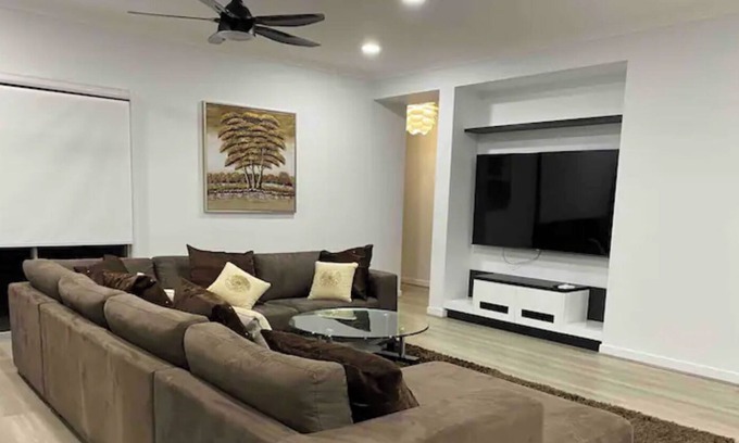 Donnybrook House | Forget your worries in this spacious and serene space