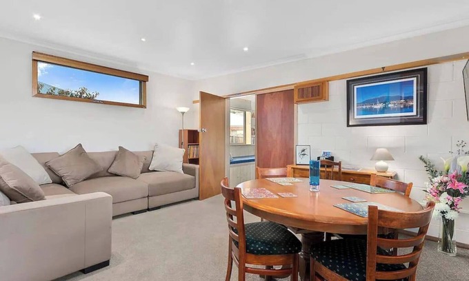 Lindisfarne Cottage | Forty South Cottage A Secluded Waterside Getaway