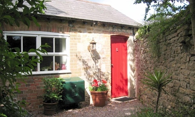 Weymouth Cottage | FOUNTAIN COTTAGE, with open fire in Weymouth