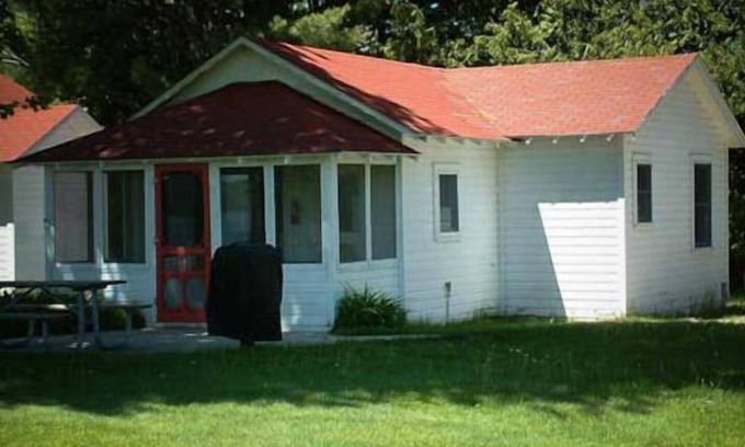 Lake Leelanau Resort | Fountain Point - Cottage 5