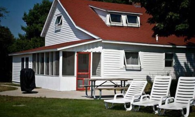 Lake Leelanau Resort | Fountain Point - The Barn