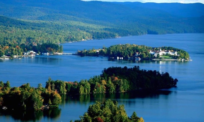 Lake George House | Four Bedroom Bungalow on Lake George with private beach.