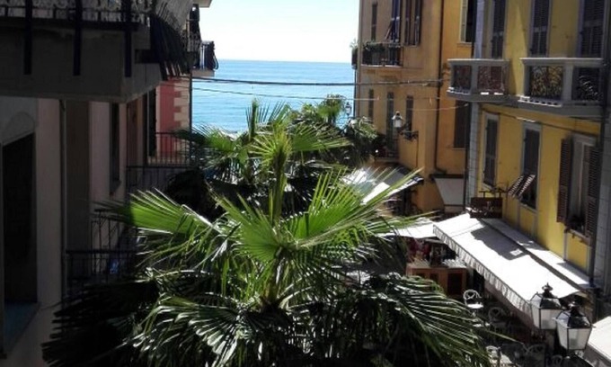 Alassio Apartment | FOUR-ROOM APARTMENT IN THE CENTER