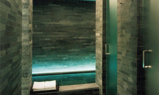 Chuo Hotel | Four Seasons Hotel Tokyo at Marunouchi
