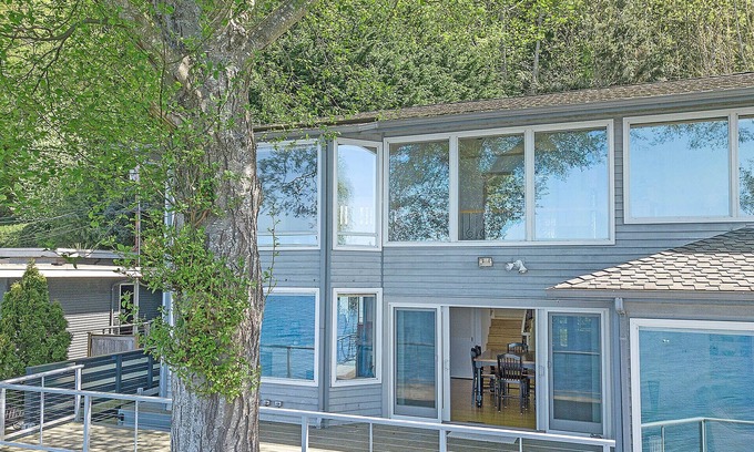South Colby House | Four Stone Beach House Near Seattle, Vashon Island Washington