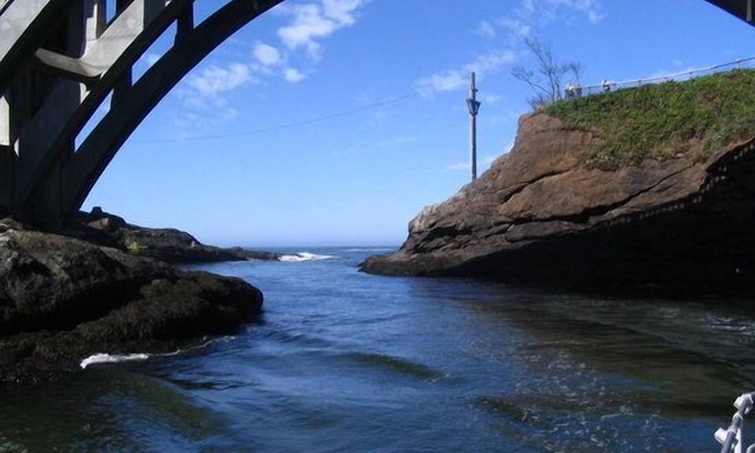 Depoe Bay Hotel | Four Winds Motel