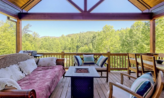 Clarkesville Cabin | Fox Den Haven with Hot Tub - Serene Mtn Escape! Relax, and Unwind! Dog Friendly!
