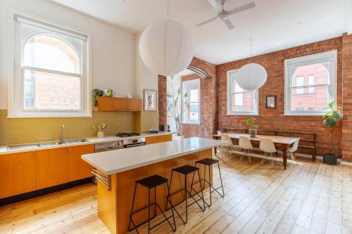 Collingwood Apartment | Foy and Gibson - An Industrial Chic Historic Warehouse