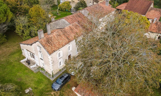 Brantome-en-Perigord Cottage | Gite Brantôme en Périgord-Brantôme, 4 bedrooms, 12 persons