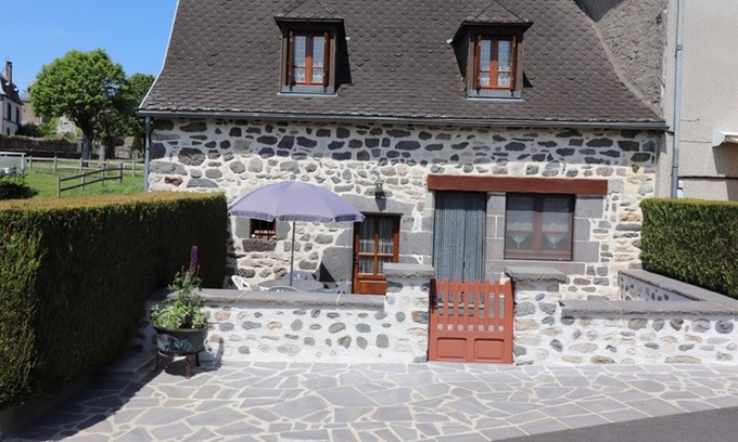 Oradour Cottage | Gite Neuvéglise-sur-Truyère-Oradour, 2 bedrooms, 4 persons