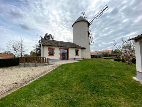 Saint-Georges-des-Gardes House | LE MOULIN DES GARDES