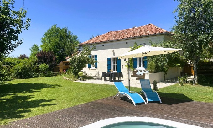 Sorges-et-Ligueux-en-Perigord Cottage | Gite La Banette - This cozy 1-4 person gite is fully equipped.