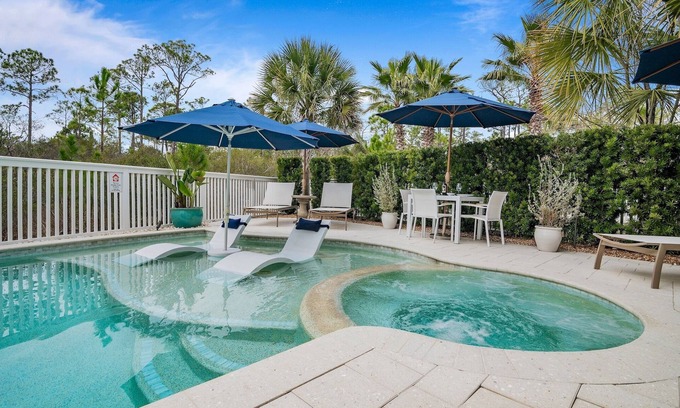 Santa Rosa Beach House | Free 6 Bikes & New 6-Seat Golf Cart, Blue Heron Haven Private Heated Pool!