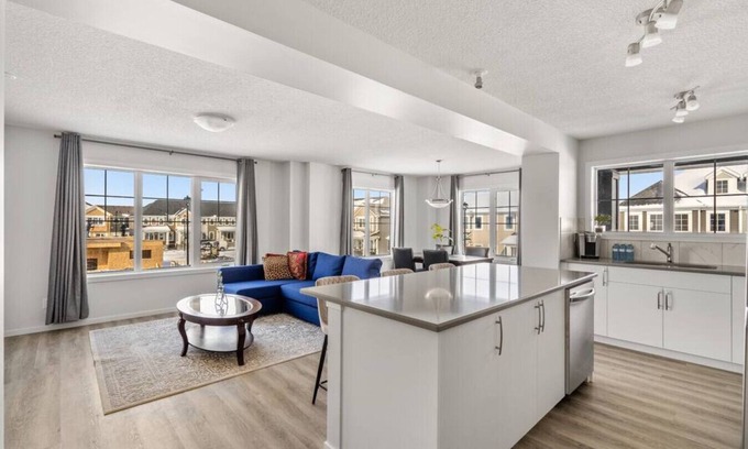 Airdrie House | Free Banff Access » AC » Garage » Family Friendly