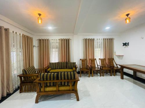 Kathaluwa Villa | Free Palace