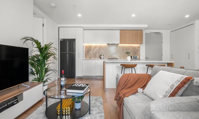 Melbourne Central Business District Apartment | Free Parking 2B2B Next to Flagstaff Gardens