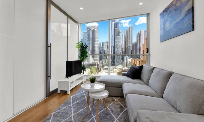 Melbourne Central Business District Apartment | Free Parking - Breathtaking - Elegant City View
