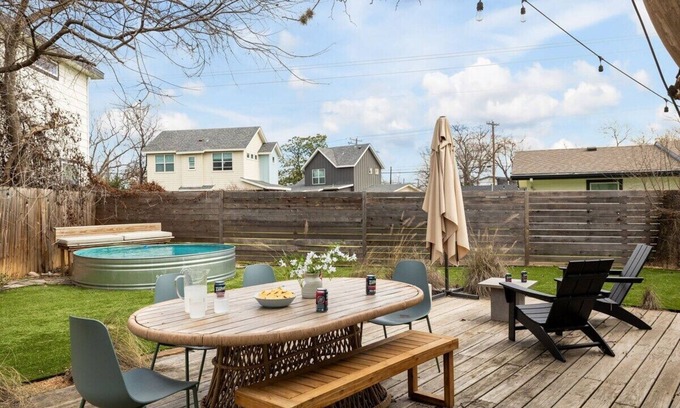 MLK House | Free Parking, East Austin, Cowboy Pool - Leslie