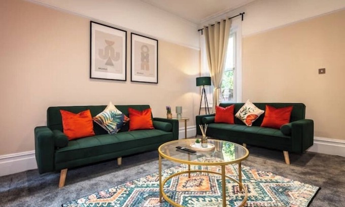 Southsea House | FREE Parking-REDuCED-Wi-Fi-Southsea-Long Stays