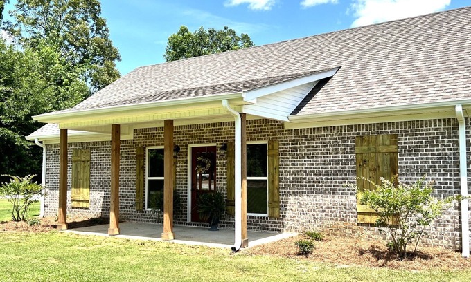 Oxford House | Free Ride to & from Ole Miss Football Games! Country Charm - Minutes to Town