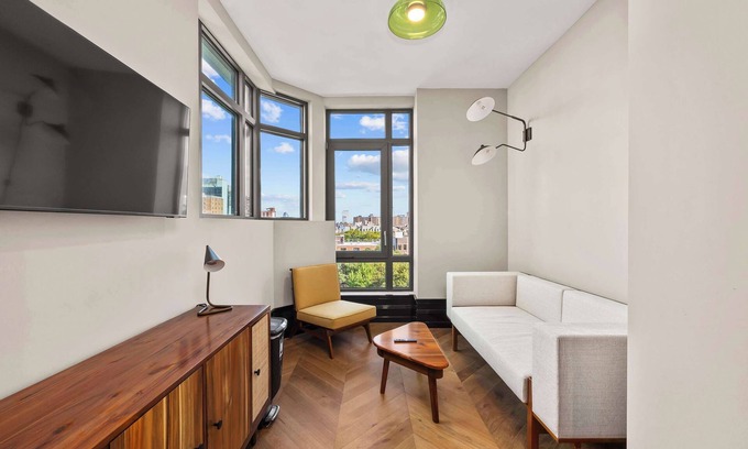 Bowery Condo | Freeman 903 by Rove | 1BR Condo w Shared Amenities