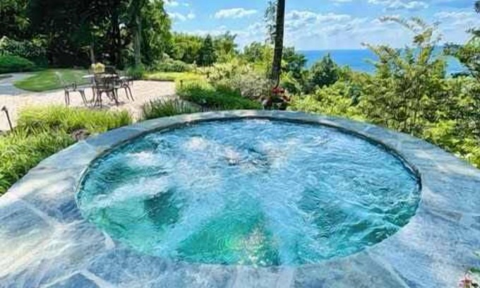 Mentone House | French Quarter Inn - Views - Spa tub Sleeps 27