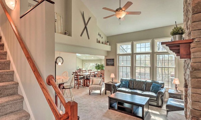 Lake Harmony Estates House | Fresh Bright and Clean Mountainside Villa w free Beach&Pool Access