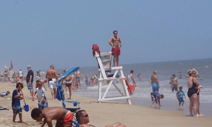 Ocean City Apartment | FRESHLY PAINTED, BRAND NEW CARPET, BRAND NEW REFRIGERATOR - 11/1 MOVE-IN.