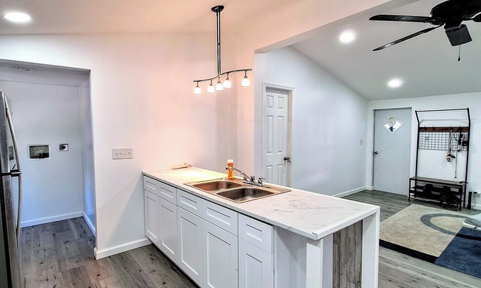 Salt Springs House | Freshly renovated retreat in Salt Springs, FL-1 mile away from Recreation Area.