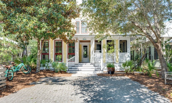 Cottage District House | Freshly Updated 4 Bedroom House- Easy Access to Tennis Courts