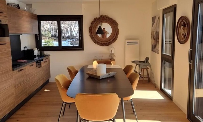 Saint-Etienne-de-Tinee Ski Chalet | FRGK "Elegant Apartment Auron 8 Persons Unbeatable View, Terrace"