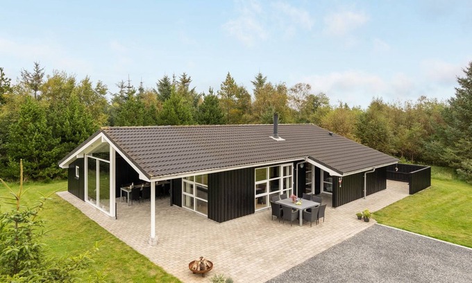 Torup Strand House | "Frida" - 700m from the sea by Interhome