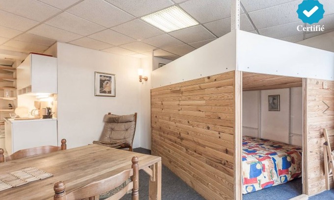 Clignancourt Apartment | Friendly 35m2 Budget-Studio Montmartre 2/4/5 sleeps