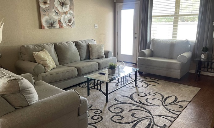 San Antonio House | Friendly family safe neighborhood. Very cozy home.