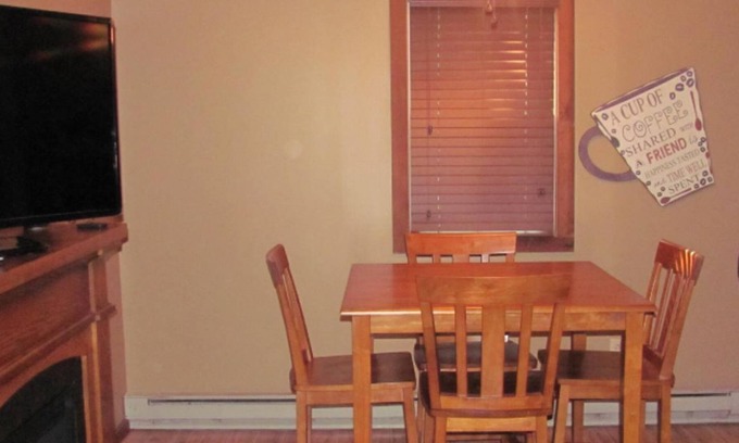 Laurelville Cottage | Friendly Fawn Cottage with Fishing Pond--Hocking Hills