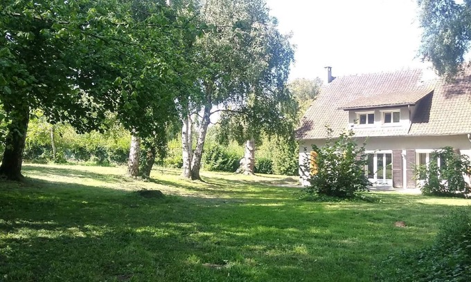 Saints House | Friendly moments close to Disneyland Paris