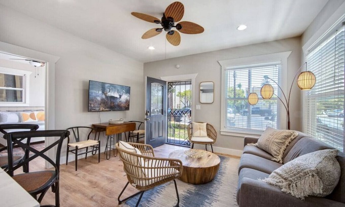 Coronado Apartment | Front Building 1-4 - B Ave Bungalows · Four 1/1 Units, 5-10 Min Walk to Coronado Beach!