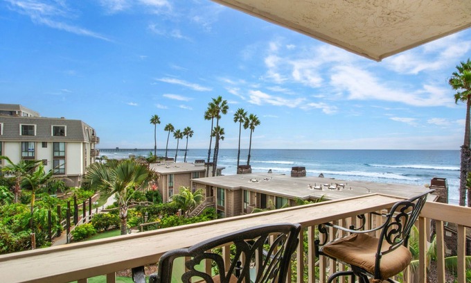Oceanside Condo | Front Row Ocean View. Studio, Luxury Remodel. E210 North Coast Village