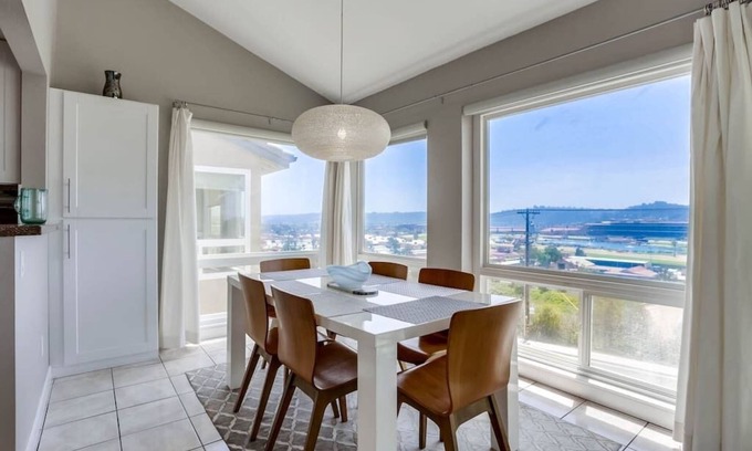 Solana Beach Condo | Front Row Seats to the Breeders' Cup!