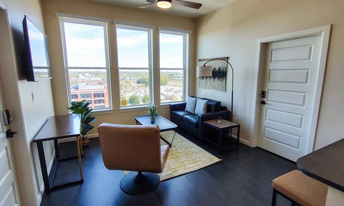 Louisville Apartment | Frontdesk | 2 BR Apt near Highland Festival Ground