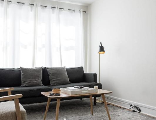 Bucktown Apartment | FRONTDESK Wicker Park 2 BR Apt with Courtyard