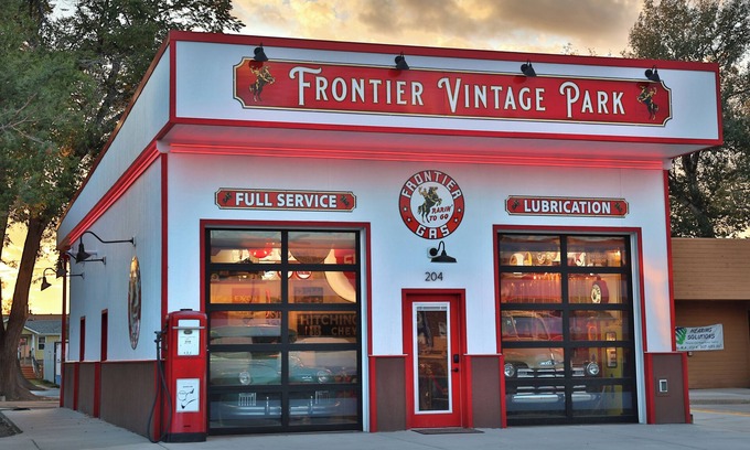 Gillette House | Frontier Vintage Station