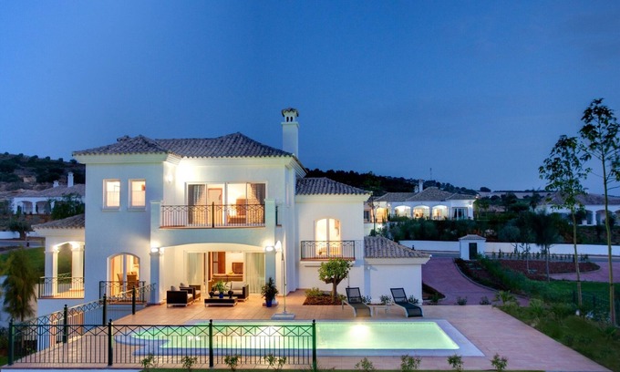 Arcos de la Frontera Villa | Frontine golf 4 bedroom villa with private pool and garden in a gated community