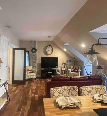 Stockbridge Apartment | Full 1 bedroom apartment to yourself