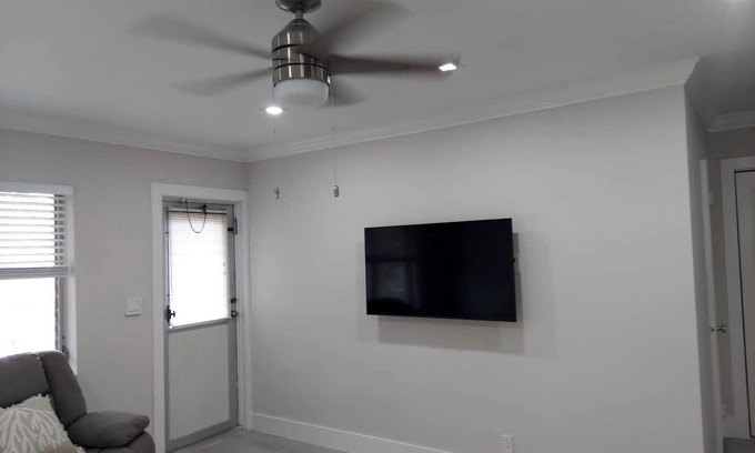 Lauderdale-by-the-Sea Apartment | full 2 bd/2ba apartment with living room and fully equipped kitchen, beach front