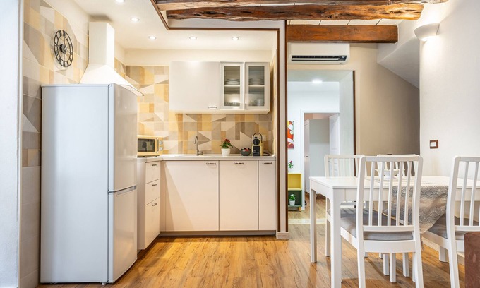 Historic Castle District House | Full apartment for short rentals, air-conditioned one-bedroom apartment with bathroom