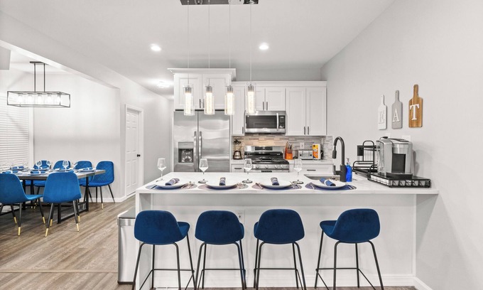 Constable Hook House | Full House, 7 Bedrooms, 9 Beds, 4 Bathrooms Close to NYC & EWR