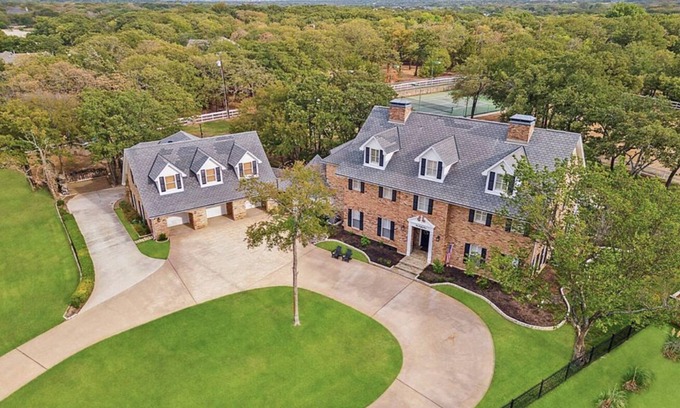 Bartonville House | Full Resort Estate with Pool, Gym, Tennis Court, Basketball and Volleyball
