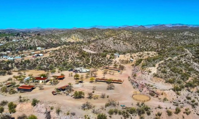 Wickenburg RV Rental | Full RV Hookup with Two Covered Horse Stalls (BYO fully contained RV, SP1)